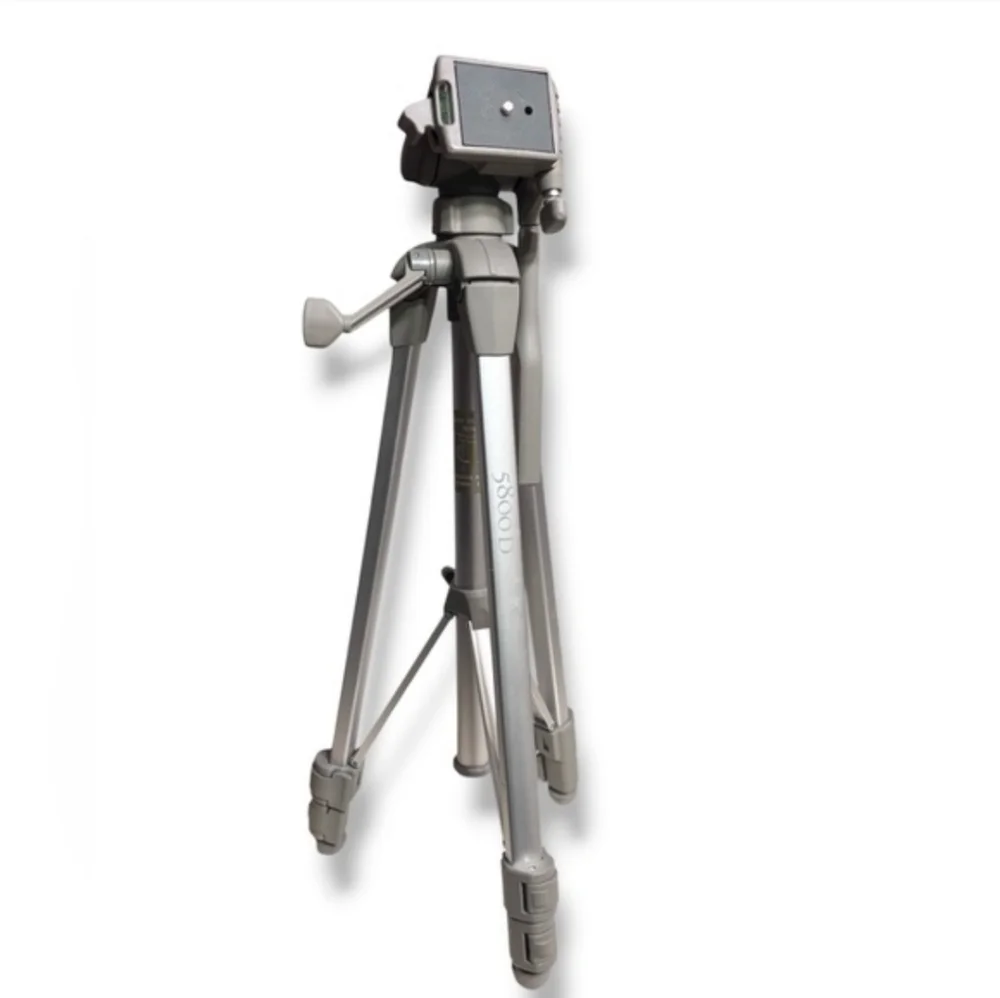 SUNPAK 5800D Tripod with 3-Way Pan/Tilt HeadHighlights3-Way Pan/Tilt Head